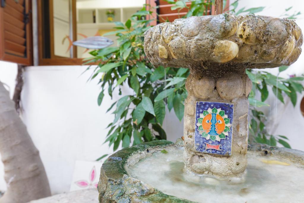 14 Leoni Bed & Breakfast 3*